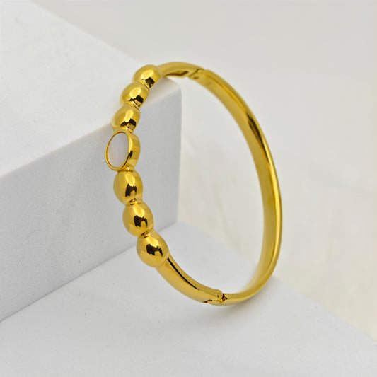 Luxury 22K Gold-Plated Beaded Bracelet – Anti-Tarnish Stainless Steel Bangle with Mother of Pearl Accent RGB442