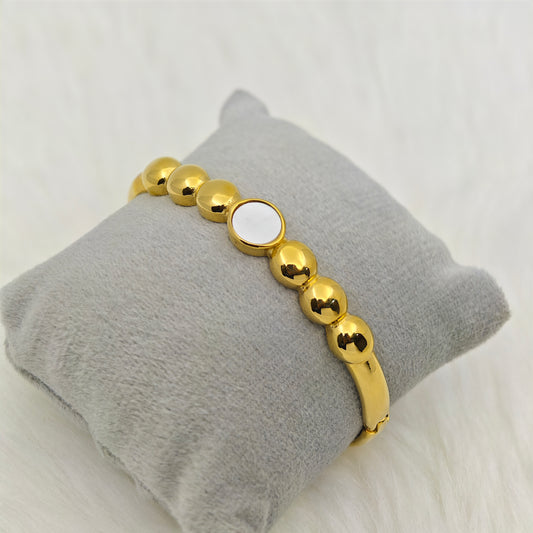 Luxury 22K Gold-Plated Beaded Bracelet – Anti-Tarnish Stainless Steel Bangle with Mother of Pearl Accent RGB442