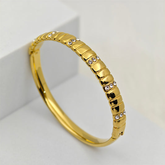 Luxury 22K Gold-Plated Textured CZ Bracelet – Anti-Tarnish Stainless Steel Bangle with Sparkling Crystal Accents RGB446