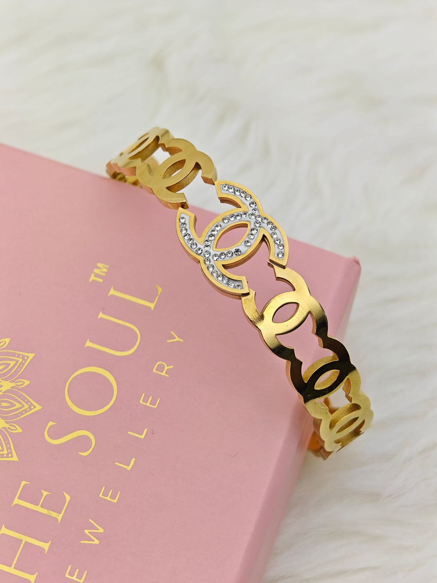 18K Gold Plated Anti-Tarnish Logo-Inspired Bangle – Elegant Crystal-Accented Statement Bracelet for Women RGB506