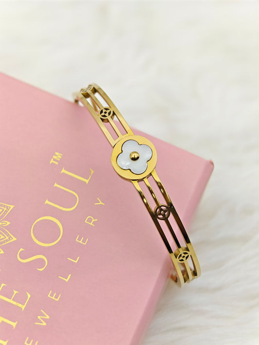 18K Gold Plated Anti-Tarnish Snow Flora Bracelet – Elegant Designer Floral Cut Bangle for Women  RGB513