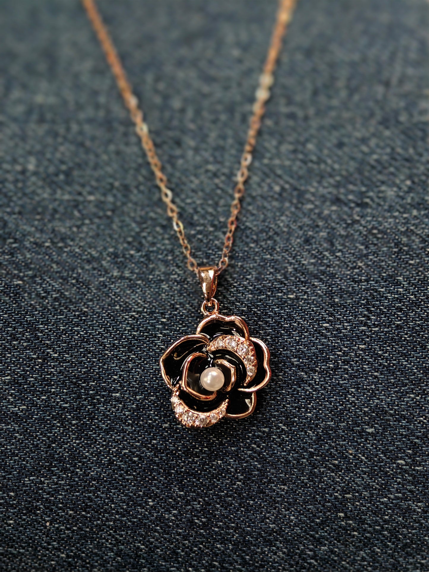 18K Rose Gold Plated Black Rose Anti Tarnish Pendant Necklace RGCP118