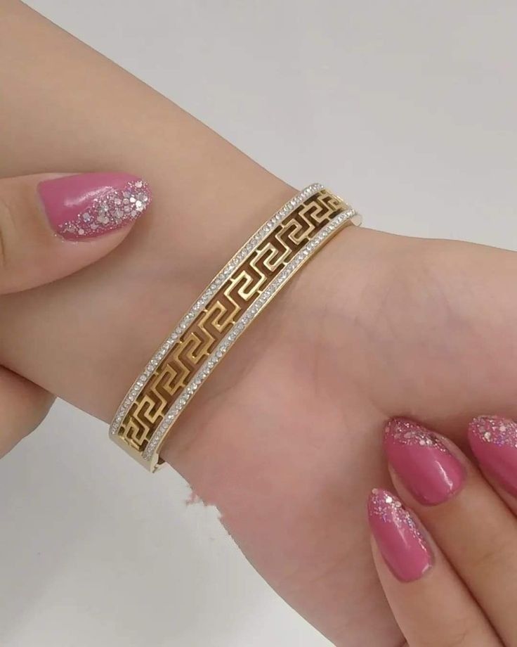 Luxury Diamond Great Wall Stainless Steel Bracelet – Anti-Tarnish | Premium Shine (Lucky 8 Edition)