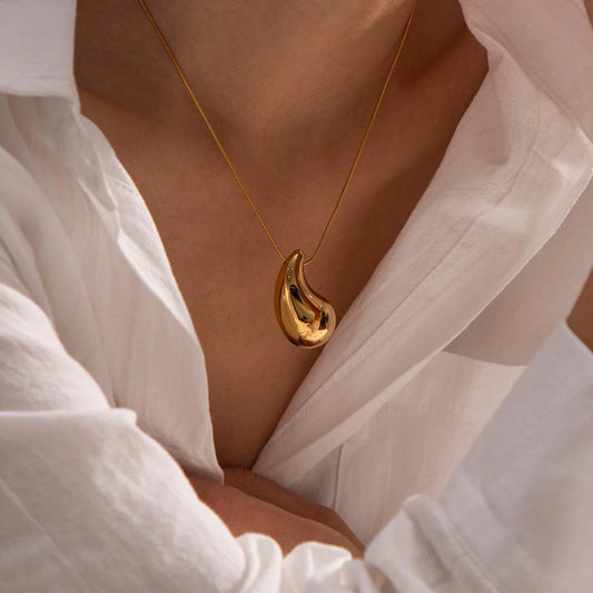 18K Gold Plated Water Drop Pendant Necklace for Women – Elegant Anti-Tarnish Daily Wear Jewelry ATER181