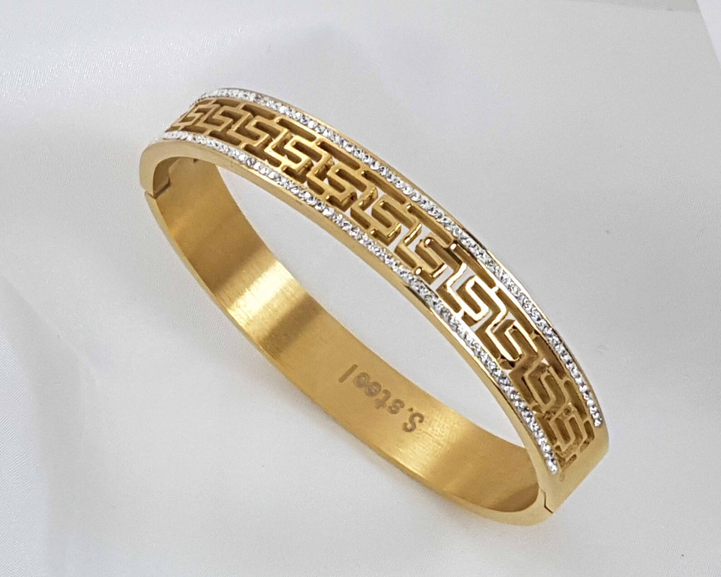 Luxury Diamond Great Wall Stainless Steel Bracelet – Anti-Tarnish | Premium Shine (Lucky 8 Edition)