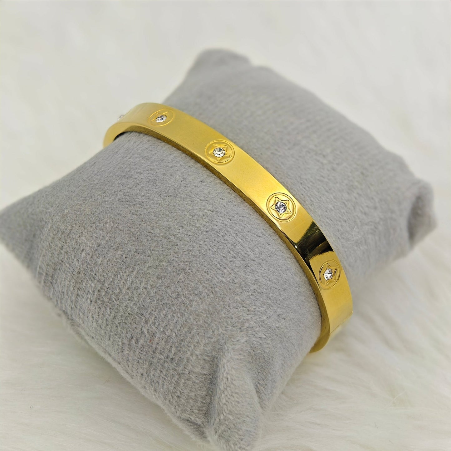 Luxury 18K Gold - Plated Screw Motif Bracelet – Anti - Tarnish Stainless Steel Bangle with CZ  Accents- The Soul Jewellery