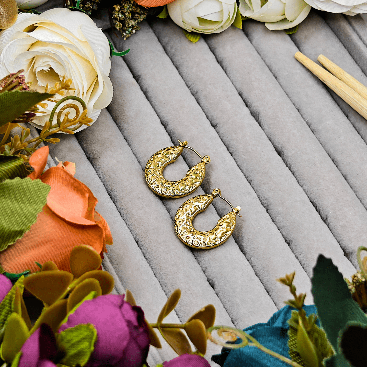 18 K Gold Plated Anti Tarnish Textured Round Hoops Earring ATER157 - The Soul Jewellery