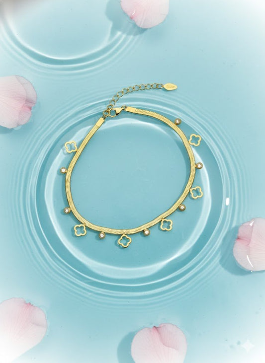 Aurelia 6 Lucky Clover Grace Chain Demi - Fine Anti - Tarnish Gold Bracelet for Women - The Soul Jewellery
