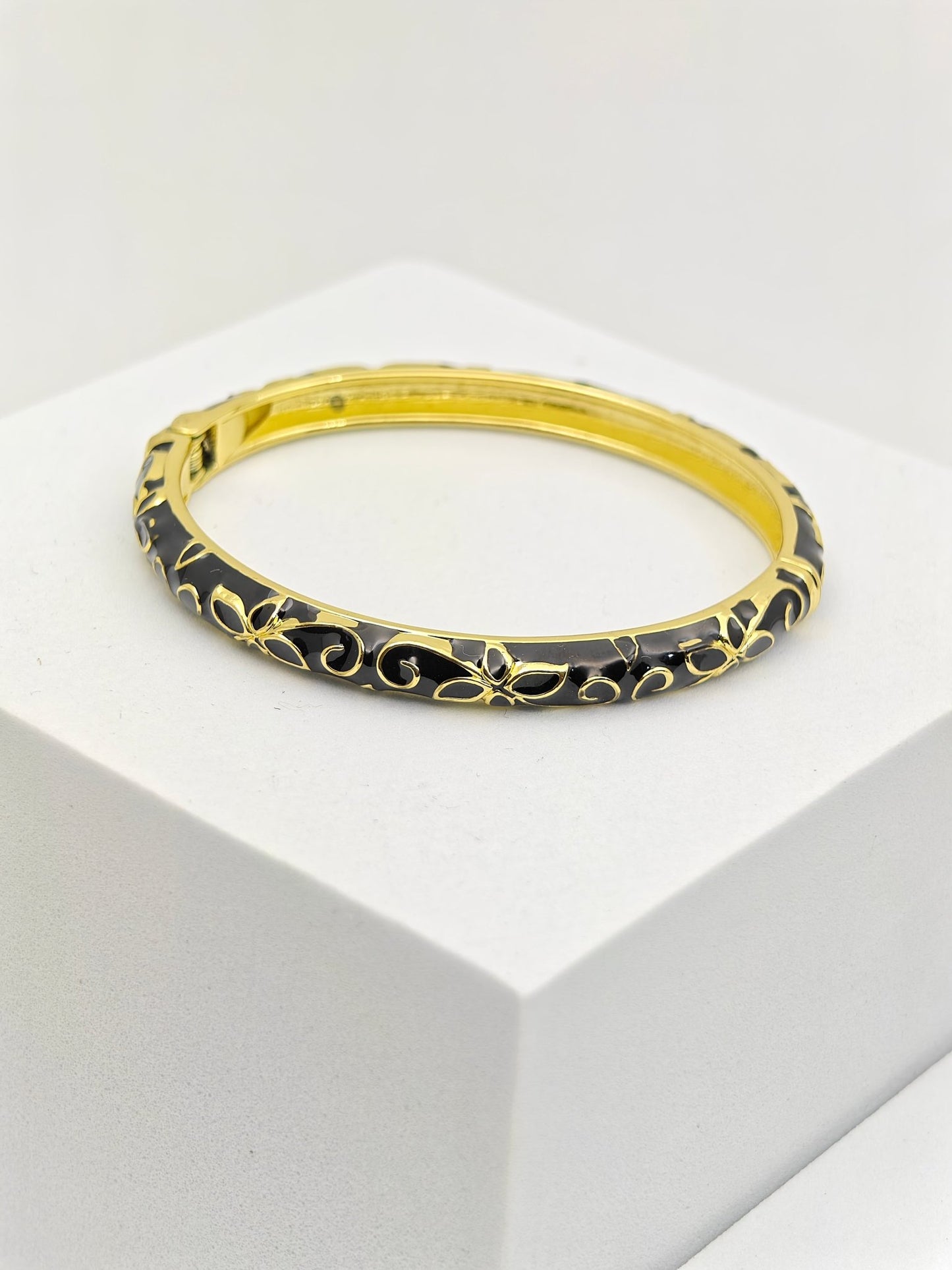 AURÉLIA AMORE LUXE 8™ Noir Aura Enamel Prosperity Demi fine Everyday Wear Kada Bangle for Women - The Soul Jewellery