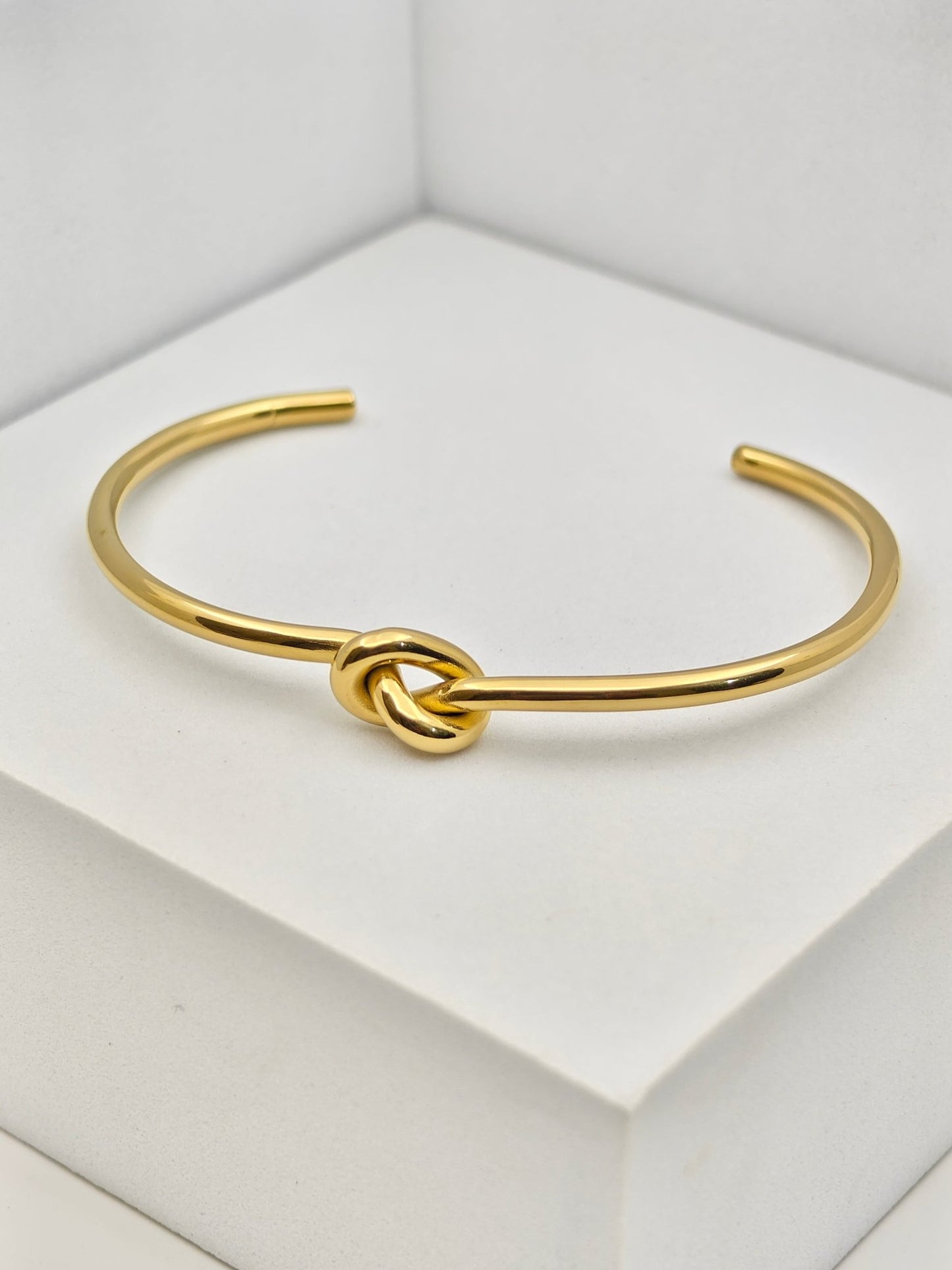 AURÉLIA AMORE LUXE 6™ Celestial Knot Bloom MOP & CZ Radiance Demi Fine Bracelet for Women - The Soul Jewellery