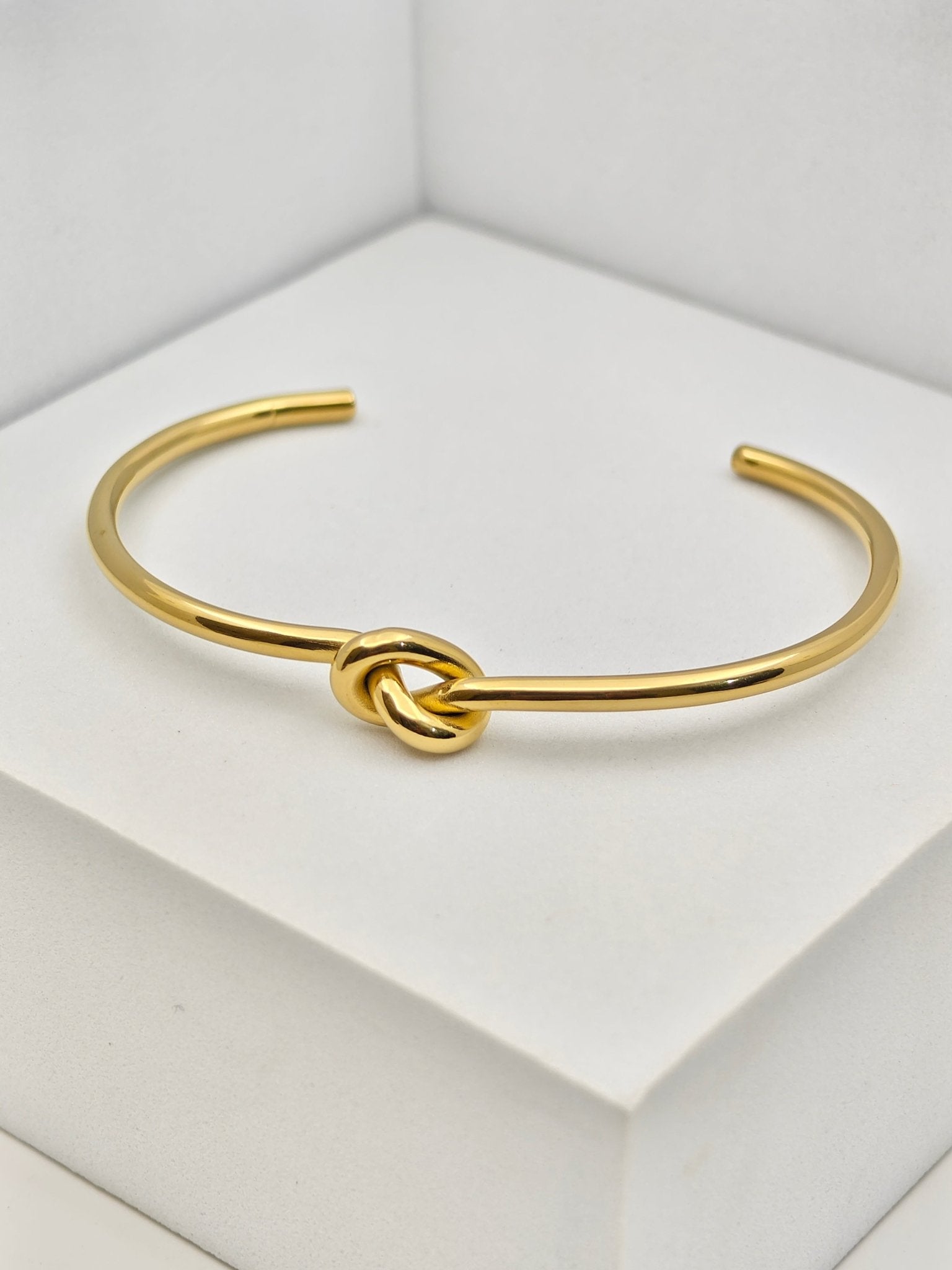 AURÉLIA AMORE LUXE 6™ Celestial Knot Bloom MOP & CZ Radiance Demi Fine Bracelet for Women - The Soul Jewellery