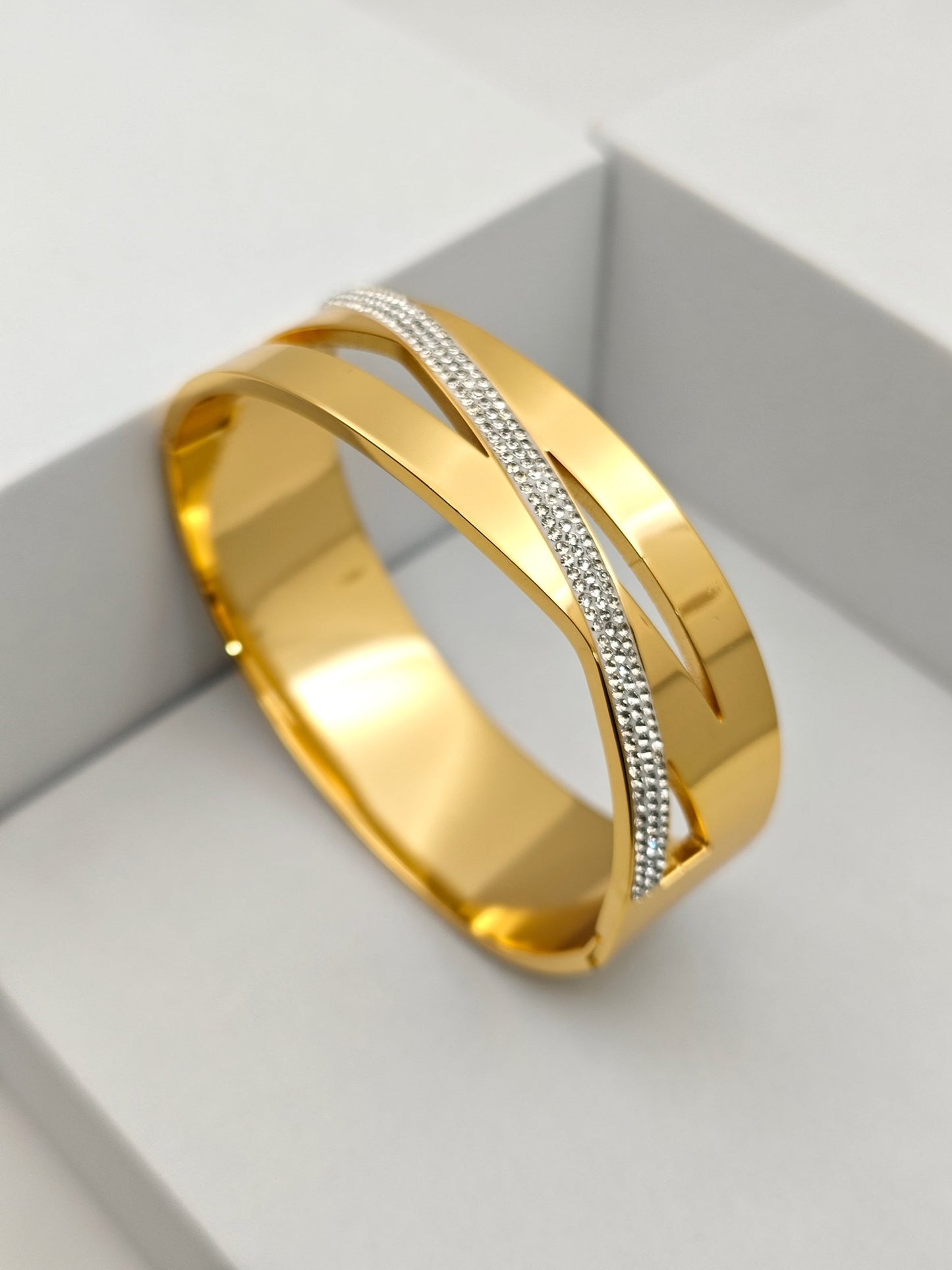 AURÉLIA AMORE LUXE 6™ Celestia Curve CZ Radiance Demi Fine Anti - Tarnish Kada Bracelet - The Soul Jewellery