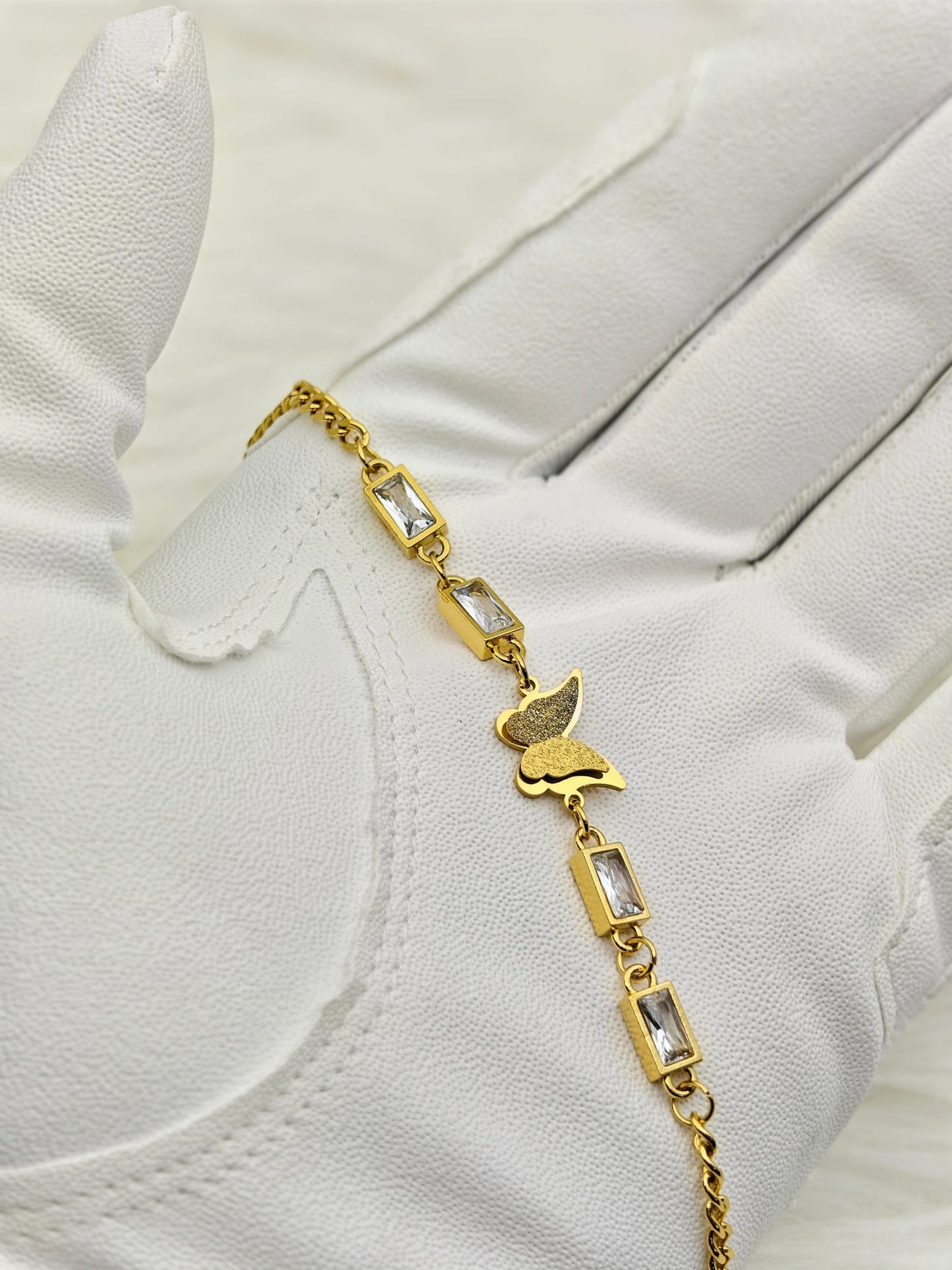 18K Gold Plated Anti-Tarnish Butterfly Chain Bracelet – Stylish Crystal Friendship Jewelry RGB512