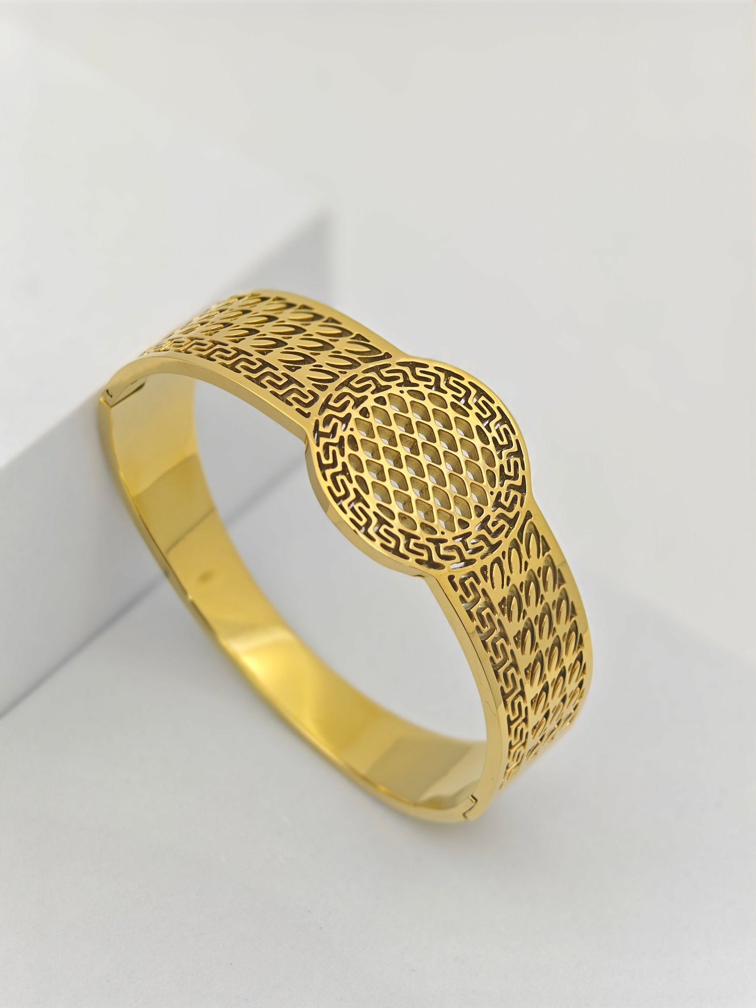 Bold 18K Gold - Plated Chunky Bracelet – Anti - Tarnish Stainless Steel with Intricate Engraved Design RGB415 - The Soul Jewellery