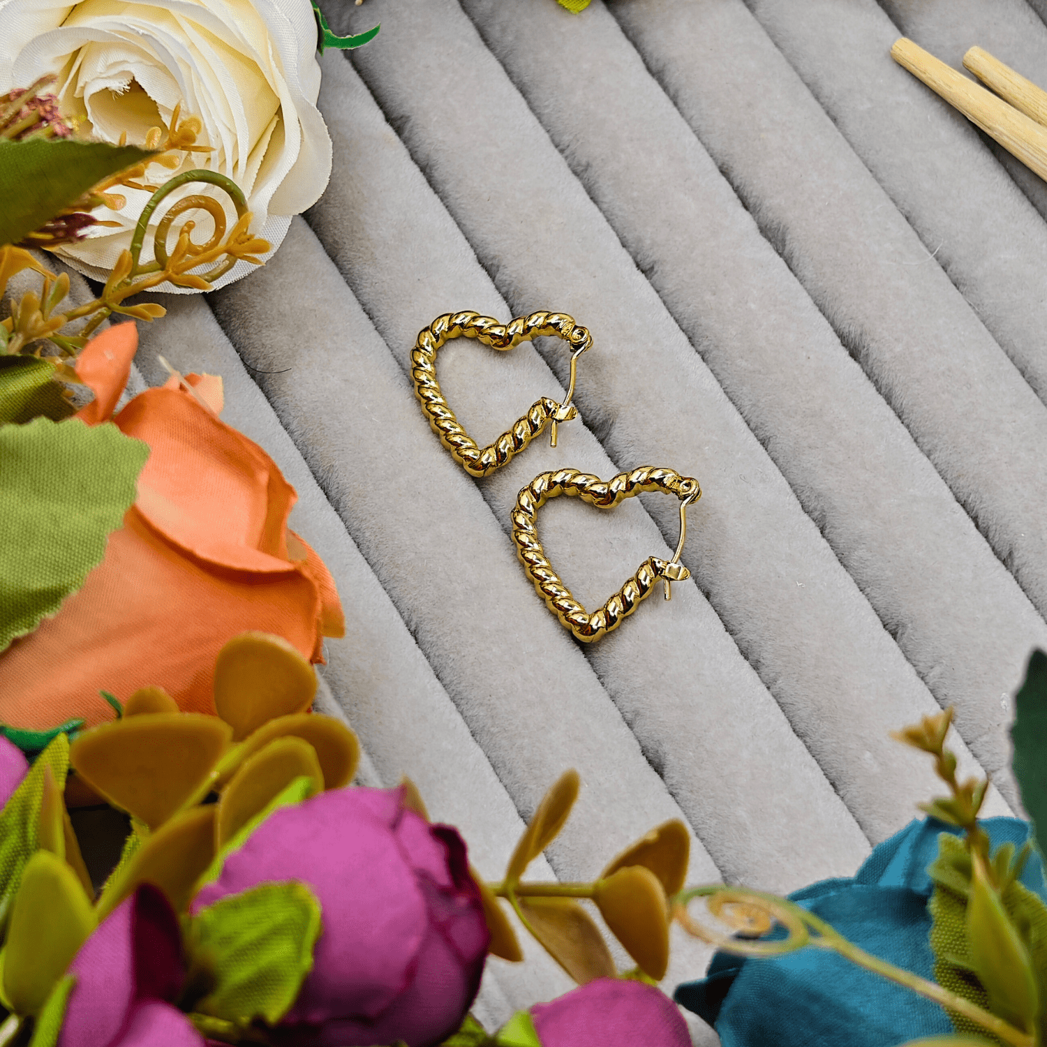 18 K Gold Plated Anti Tarnish Textured Love Hoops Earring ATER163 - The Soul Jewellery