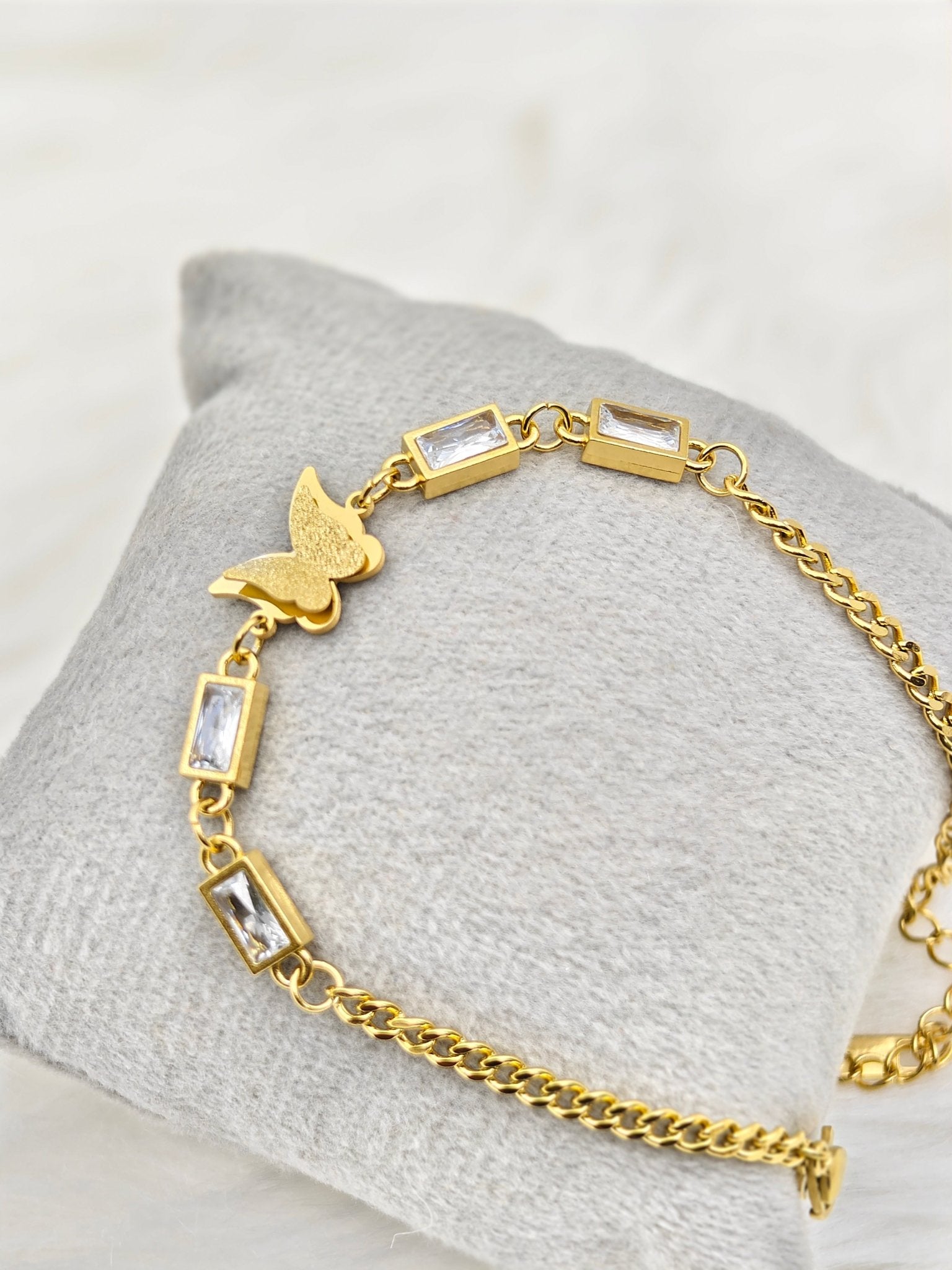 18K Gold Plated Anti-Tarnish Butterfly Chain Bracelet – Stylish Crystal Friendship Jewelry RGB512