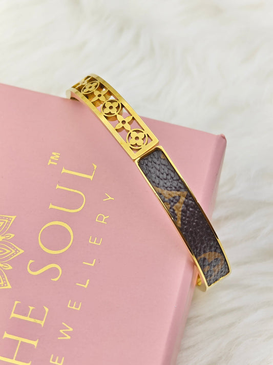 18K Gold Plated Anti - Tarnish Designer Bangle with Brown Leather Detail – Elegant Statement Bracelet - The Soul Jewellery