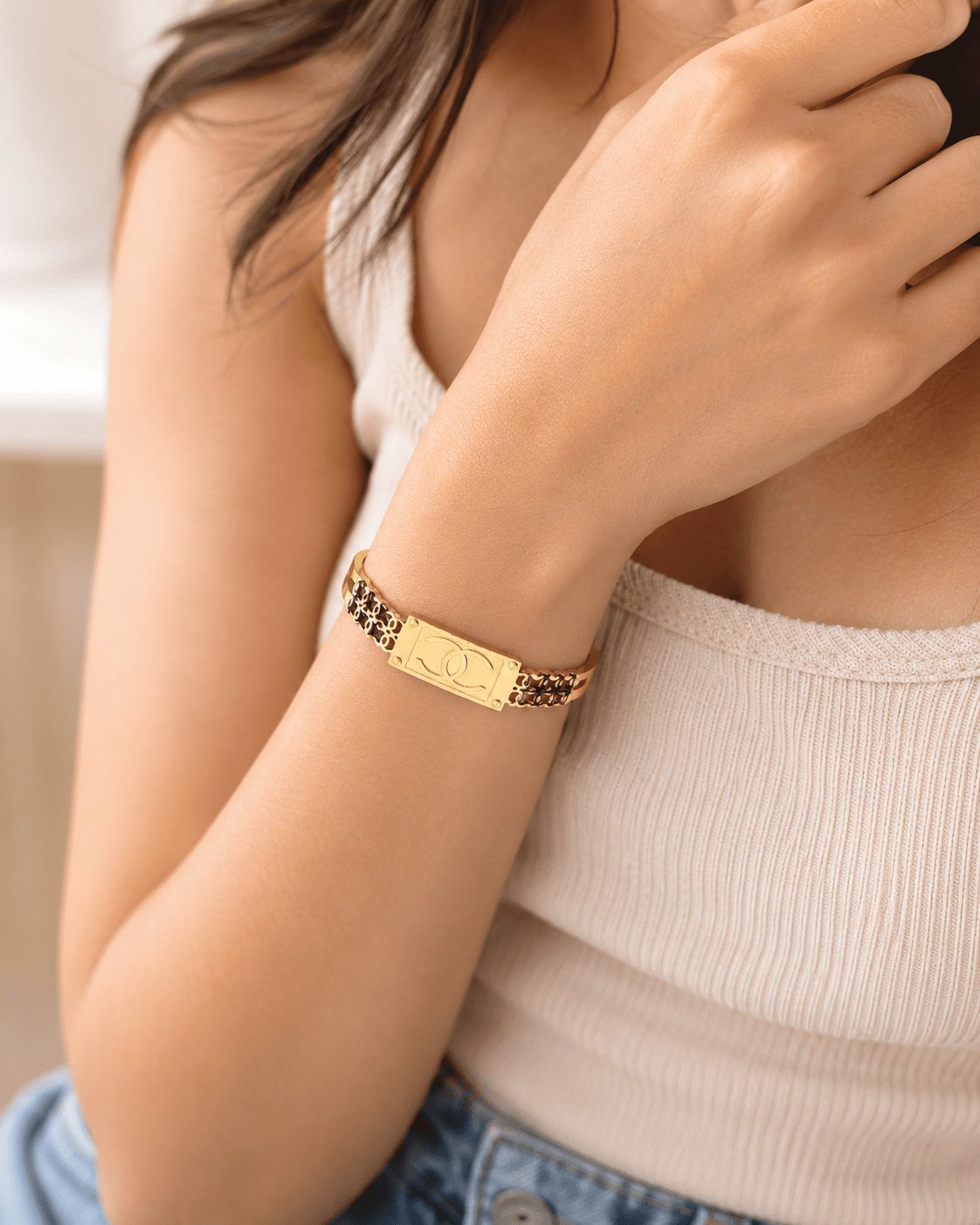 Stylish 18K Gold-Plated Anti-Tarnish Bangle with Interlocking Emblem & Sparkling Stones for Women - Soul Jewellery