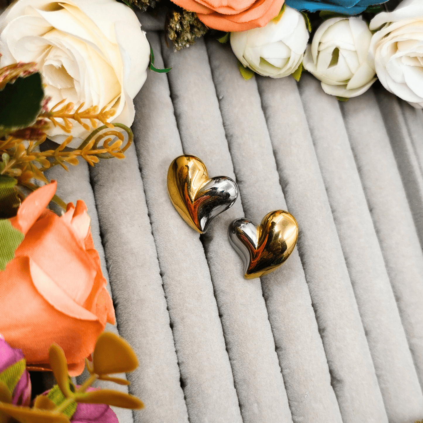 18 K Gold Plated Anti Tarnish Dual Tone Heart Stud Earrings ATER114 - The Soul Jewellery