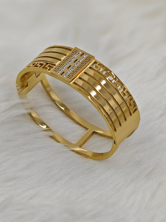 Luxury 22K Gold-Plated Greek Key Design Bracelet with Sparkling Zircon Stones – Elegant Jewelry for Women RGB522
