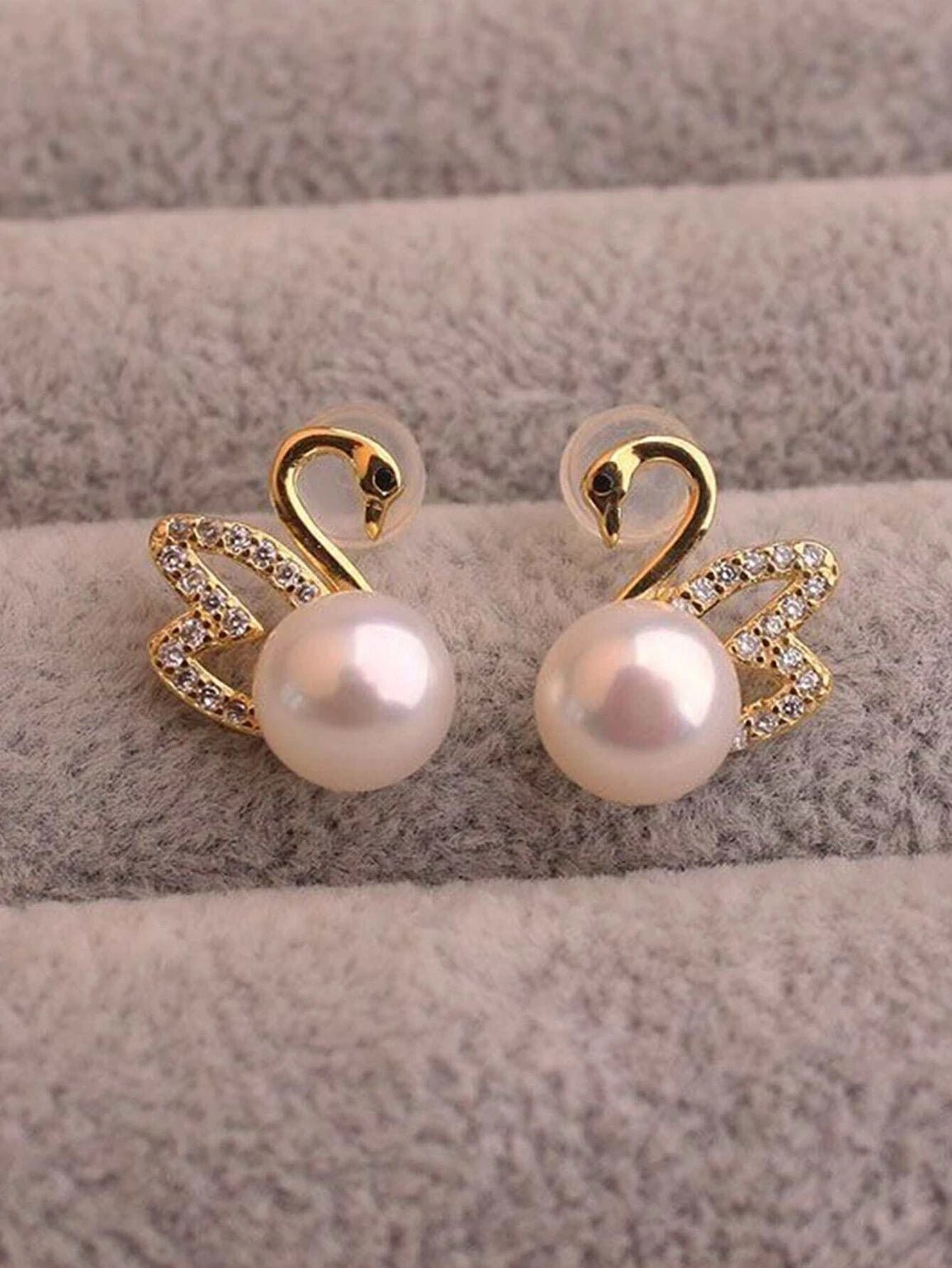 Swan Grace Aura 6™ Gold Plated Pearl Stud Earrings for Women – CZ Swan Design Demi - Fine Luxury Elegant Statement Jewellery - The Soul Jewellery