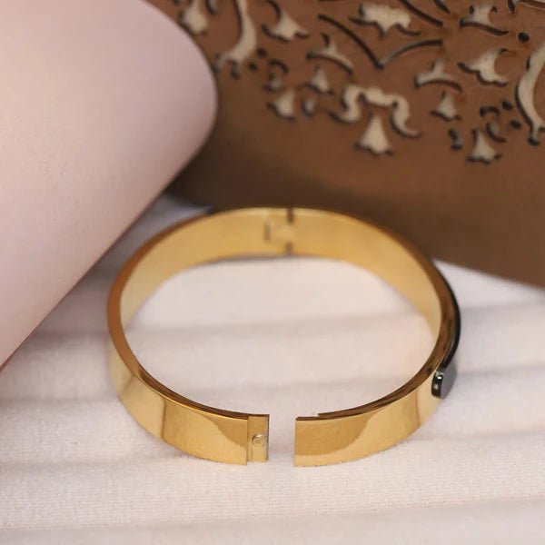 Noir Edge Aura 27™ Men’s Black & Gold Bracelet – Anti-Tarnish Kada | Premium Minimal Designer Cuff - The Soul Jewellery