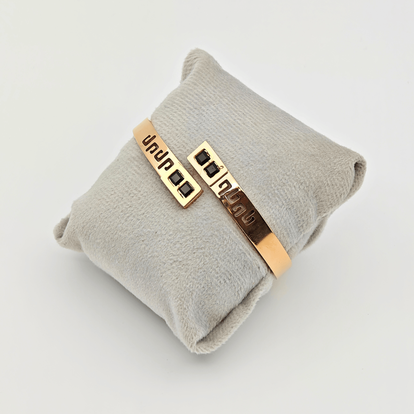 Chic 18K Rose Gold - Plated Anti - Tarnish Bangle with Black Onyx Accents RGB227 - The Soul Jewellery