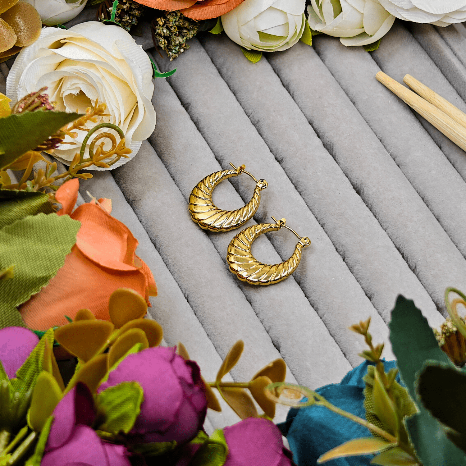 18 K Gold Plated Anti Tarnish Textured Round Hoops Earring ATER165 - The Soul Jewellery