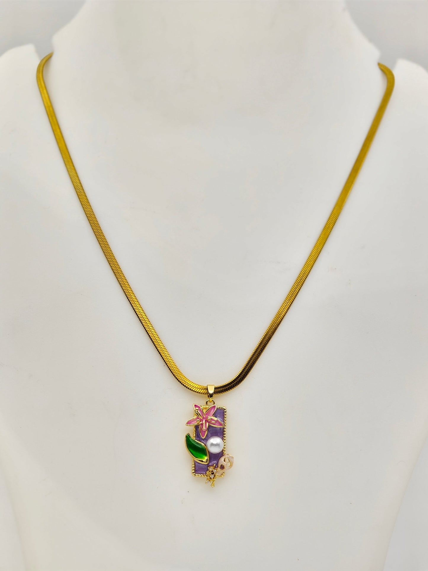 8 Aura Bloom Floral Pearl Pendant – Anti - Tarnish Gold Chain | Hypoallergenic Stainless Steel Necklace - The Soul Jewellery