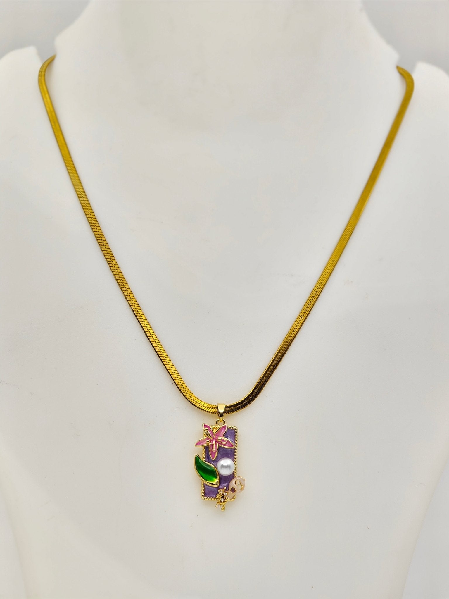 8 Aura Bloom Floral Pearl Pendant – Anti - Tarnish Gold Chain | Hypoallergenic Stainless Steel Necklace - The Soul Jewellery